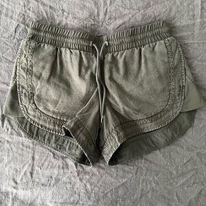 Women’s Athleta Linen Short